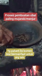 1.3K views · 18 reactions | Proses pembuatan obat untuk types, lambung, demam dll. Obatnya di sekitar rmh. #obattypusampuh #Proses #pembuatanobattradisional #cacing Rizky Fauzi Supri Hartono##Aria Panuluh | Sendunk tok | Facebook