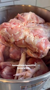Bone Broth Method👇🏼 Comment “Canner” for a link and 15% discount code on the canner! 🫙 Start with frozen chicken carcass and feet. Place in the @rootsandharvest electric canner, and cover slightly with water. 🫙 Turn the canner on to 140°-150° and leave for 2-4 hours. Once the meat on the bones has started to cook add your veggies. Carrots, onions, celery, whatever you have lying around. Add a splash of ACV. 🫙 Simmer for another 12 hours. Overnight works best for me. 🫙 After 12 hours strain