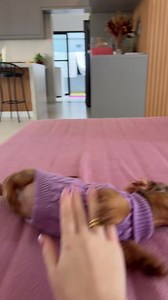 Mamãe se arruma com a neném: dicas rápidas para vestir bebê