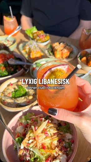 Destination Food on Instagram: "Libanesisk dining club i sthlm 🇱🇧🪩💃🏻💓 Alltså hörrni det här var så bra!!! Det är inte din vanliga libanesiska krog, utan de har verkligen en egen touch på deras rätter som gjorde hela upplevelsen mer unik 😍 men det var inte bara annorlunda för sakens skull, utan alla smaker satt verkligen 🥹 Min favorit är absolut råbiffen, kibbeh nayeh, den var såååå god här och kom med massa chili 🌶️ 😍 Och på helgen förvandlas denna restaurang till en dining club då de 