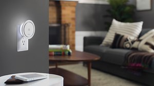 Leeo Smart Alert Nightlight Monitors Home Alarms From Afar