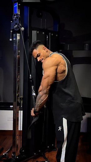 💥💥 . . . . #arms #armday #tricepworkout #mensphysique #mensphysiquepro #ifbbpro #ifbbprofessionalleague #bodybuilding #bodybuilder #shredd #shredded #shreddingseason #motivation #bangalore #karnataka #explorepage #explore | Ifbb Pro Gowtham