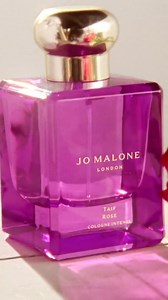 Desperte os sentidos com a nova fragrância Taif Rose, de Jo Malone London. Inspirada pela rara Rosa de Taif, a essência combina intensidade e delicadeza aquecidas pelo sol árabe. Visite Jo Malone London, no Piso 3 do Flamboyant Shopping, e viva essa jornada olfativa única. #flamboyantshopping #jomalone | Flamboyant Shopping Center