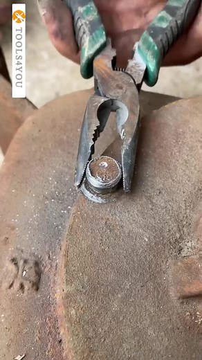 Impact screwdriver to remove old bolts #viralreels #fypシ゚ #reelsviral #toolkit | Tools4You