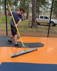 1.1M views · 756 reactions | Unbelievably satisfying! Tennis court painting | MetDaan Fashion | Facebook