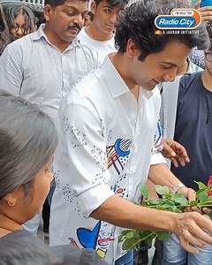 #watch: Rajkumar rao was spotted at Mithibai College For The Promotion Of His Upcoming Web series #rajkumarrao #rajkumarraofans #rajkumarraofc #bollywoodstyle #celebrity #CelebSpotted #mumbai #entertainment #entertainmentnews #radiocityentertainment #RadioCity | Radio City | Facebook