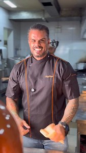 ✨ O Menu Executivo desta semana no Vicino Cucina & Vino já está no ar! Pratos preparados com todo o cuidado do nosso chef, trazendo o verdadeiro sabor da culinária italiana para o seu almoço no coração de Guarulhos, no Bosque Maia. 🇮🇹🤌 Uma pausa perfeita no dia para comer bem, com qualidade e sofisticação na medida certa. 📅 De segunda a sexta, das 12h às 16h (exceto feriados) 💰 R$ 82,90 por pessoa 📍 Vicino Cucina & Vino Rua Caetano D’Andrea, 252 | Bosque Maia | Guarulhos/SP 📞 11 4070-8050