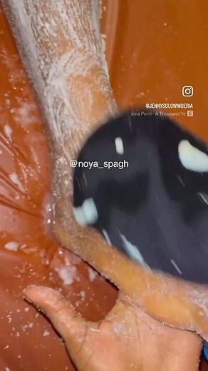 Beautiful Skin requires COMMITMENT not a MIRACLE. Try our Milk and Avocado Special Body scrub @noya_spagh 🇬🇭🇬🇭🇬🇭 spa 🧖‍♀️ SWEET BODY POLISHING ❤️‍🔥It allow your skin to absorb moisturizer better. By doing dead skin cell buildup, any moisturizer applied afterward will soak into the skin more thoroughly. ❤️‍🔥It unclog pores and prevent ingrown hairs. ❤️‍🔥It leave your skin smoother and more even and many more…. Thank us later ☺️🙂 📍Visit Walnut street, East legon Accra Ghana. #facialtre