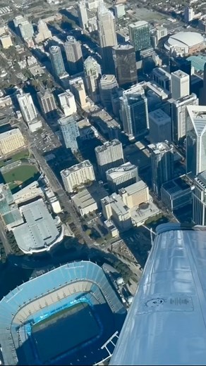 Garrett Ray on Instagram: "The freedom of flying 蘭✈️"