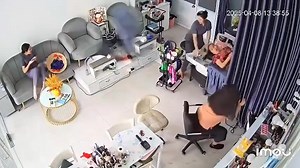 4K views | Khách hàng: Có mỗi thế cũng chạy, để cô... Video: Hóng Đường Phố | Lang Thang Sài Gòn | Facebook