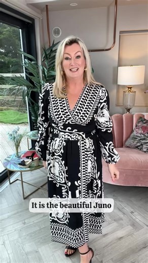 1K views | 懶Timeless elegance meets effortless comfort – say hello...