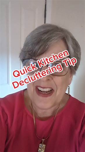 HOW many hot pads and dishtowels do you have stuffed in that drawer?! You might be surprised! 😻 When we get new hot pads and dishtowels, we often don't throw away any that we already have. After all, they're not 100% dead yet, right? The problem is, they still take up room in your drawer and, before you know it, you're squashing everything down just to close the drawer and praying when you open it that it opens smoothly. It's an easy fix! Go ahead and take out a bunch of those old hot pads and 