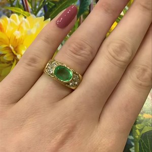 Vintage Emerald & Diamond Ring - - - - Vintage Wow! This large, oval...