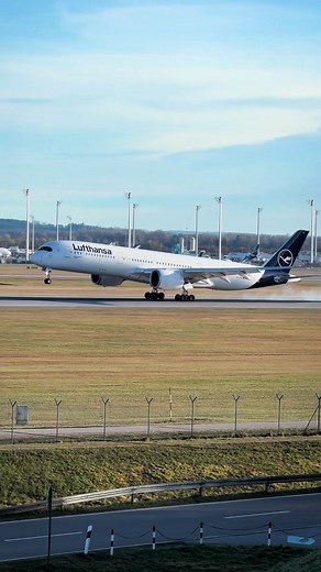 From Bengaluru to Bavaria: Lufthansa A350 arriving in MUC ✈️🇩🇪 . 📍MUC, 05.04.2026 #aviation #airplanes #planespotting #avgeek #airbus