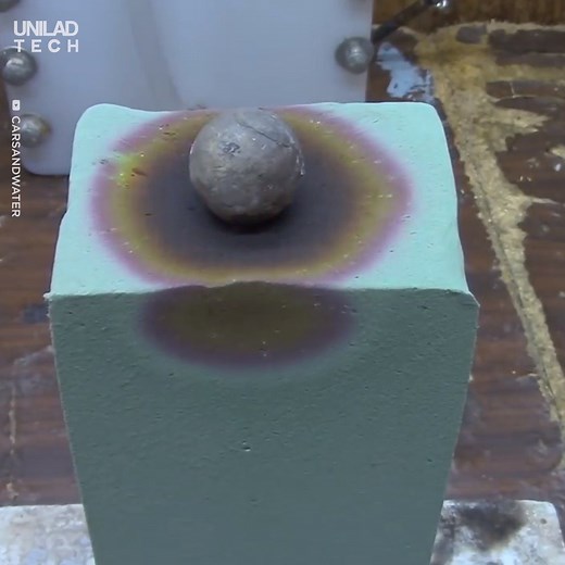569K views · 2.5K reactions | This is what happens when you place a red hot nickel ball on floral foam Carsandwater | UNILAD Tech | Facebook