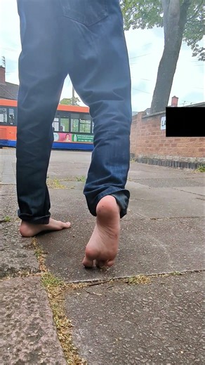 Flashing my bare feet in public