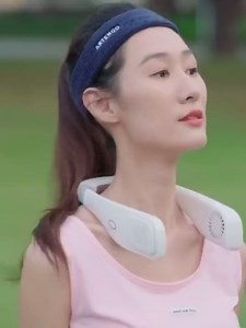 Neck Fan, 2022 Upgraded Portable Bladeless Neck Fans with USB Rechargeable Quiet Cooling Hands Free Long-Lasting & Rechargeable Battery Personal Fan, Earphone Design, 3 Speeds-Black