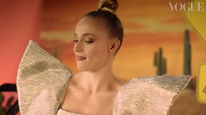 7.8K views · 54 reactions | Sophie Turner qui change une roue ? La...