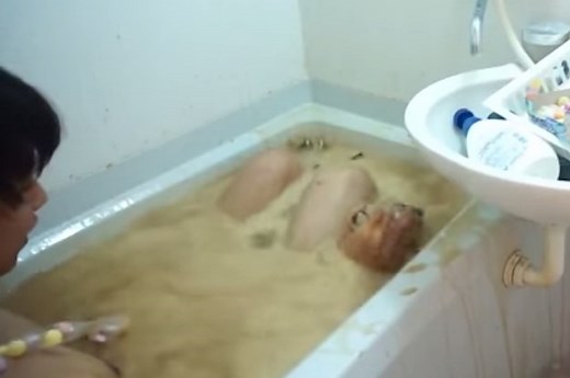 This Guy Taped Mentos To His Body And Jumped Into A Bathtub Full Of Coke Zero