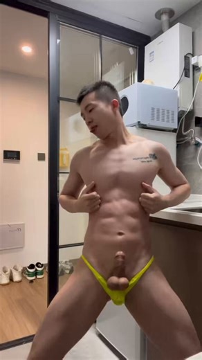 RT @Top_0018: 发情小狗申请涩涩🥵我承认自己是个性瘾骚逼，满脑子里装的都是男人 男人的大鸡巴和🍑，骚内裤和臭袜子 无脑恶堕好爽啊～谢谢帮转 出完整版视频