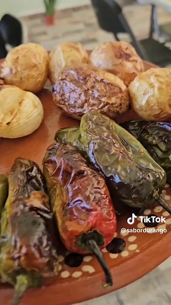 Deliciosos Pollos Rostizados de Pollos Lukas Dgo.