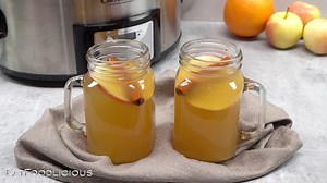 Slow Cooker Apple Cider https://eatfoodlicious.com/slow-cooker-apple-cider/ #recipes #homemade #fallrecipes | EatFoodlicious | Facebook