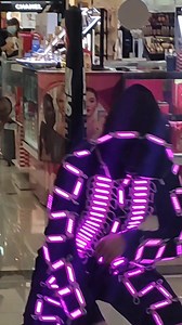 ACTIVACIÓNES LED ROBOT LED TRAJES LED | CHICO FEELING (FANSPAGE)