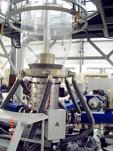 [Hot Item] High-End Product Three Layers Co-Extrusion Non-Woven Fabrics Agricultural Stable Film Blowing Machine