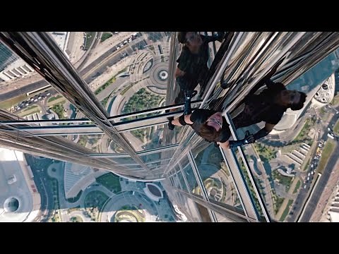 'Climbing the Burj Khalifa' | "Mission: Impossible - Ghost Protocol" (2011) IMAX®