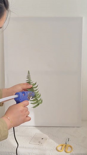 24K views · 361 reactions | Crafting Spring: How to Create a 3D Floral Painting with Artificial Flowers!  #DIY #SpringVibes #ArtisticCreations #ArtisticCreations #diyflowers #diycrafts #diycrafting | FloralSupplies.com | Facebook