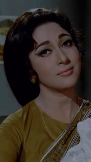 Meri Tamannao Ki Takdeer 💔 Movie : Holi Aayi Re @_vintagebollywood #malasinha #latamangeshkar #70s #70smusic #oldsongs #oldbollywood #oldbollywoodsongs #bollywoodmovies #bollywoodactress #legend #reels #reelsinstagram | Vintage Bollywood