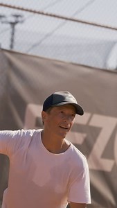 🔜 Book your spot in the 🎄 Christmas Tennis Camp for adults! 🌲 During December and January, the Academy will open its doors to all players over 18 years old who wish to enjoy an unforgettable experience in one of the best high performance sports centers in the world. 🔹This experience, available to amateur players, includes technical and tactical tennis training, competition, physical preparation, and fun group social activities. 🔸The participants of the Christmas Tennis Camp Adult will impro