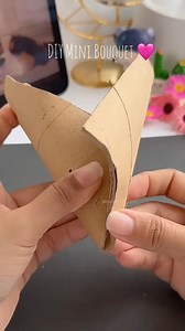 26K views · 256 reactions | DIY Mini Flower Bouquet Tutorial 勺 #reels #art #painting #facebookpageviral | Mukta easy drawing | Facebook