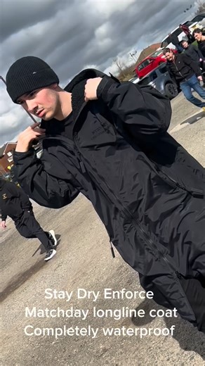 Mens Matchday Enforce longline coat. Completely waterproof, fleece lined for terrace warmth. Roomier fit so you can be ready for anything 💪 💧 💧 💧 #staydry #football #terracewear #MensFootballCoat #footballjacket #footballapparel #sportscoatmen #sportscoat | Stay Dry Coats
