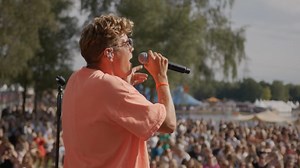 𝐓𝐡𝐫𝐨𝐰𝐛𝐚𝐜𝐤 𝐓𝐡𝐮𝐫𝐬𝐝𝐚𝐲🫶 We gaan weer even terug in de tijd, terug naar Boulevard Outdoor 2024! We hebben gedanst, gezongen, geproost en genoten... Het was weer één groot feest. 🥳 Zien we jou ook weer op zaterdag 28 juni bij Boulevard Outdoor 2025?👇 Scoor dan nu je ticket met hoge #korting via www.boulevardoutdoor.nl | Boulevard Outdoor