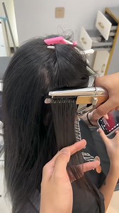 6D2 hair extension methods are very popular way Checking my page and following me contact us feel free at any time ☺️☺️☺️..#behindthechair #btcteam #olaplexeveryservice #modernsalon#americansalon #hairofinstagram#sanantoniobalayage #texasbalayage#paintedhaircertified #wellapassionistausa #sanantoniohair #sanantoniohairstylist#sanantoniotattoo #sanantoniophotography #sanantonioblogger #sanantonioriverwalk #sanantoniotexas #downtownsanantonio#sanantonionails #sanantoniobarber#tapeinextensions #han