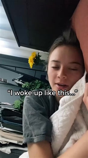 don’t worry, I don’t have a stalker. it was just RJ showing off his dirty jeep from off-roading (sick invite🥺) #iwokeuplikethis #vlog creado por Susi con la música Take Me to Pluto de idonthateyou | Kelli Cotton