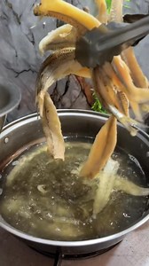 115K views · 3.8K reactions | Masak ayam rampa, bubur Manado ikan asin dan sambal mentah #vrisendituwatanassy #fypjangkauanluassorotansemuaorang #fypjangkauanluas #fypviralシ | Vrisendi Tuatanassy | Facebook