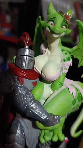 RT @joputapelirrojo: Dragón Slayer !! Original from @AabramsArt #dragongirl #knight #3dprint #furry