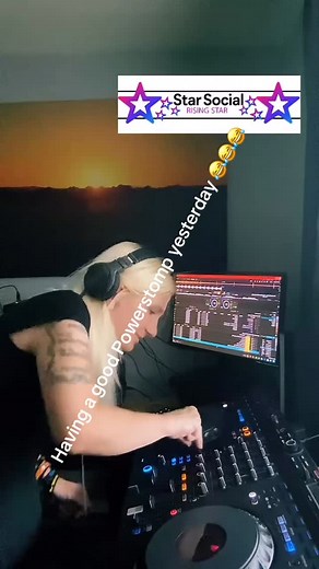 #raver #djset🎧 #hardcore #djs #rave #instarave #unitedkingdom #powerstomphardcore #powerstomp | Sara Djsj Jane