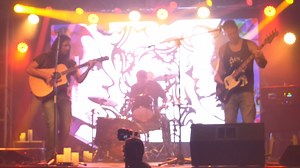 Today, we’re sharing our live performance of Breaking the Girl by Red Hot Chili Peppers. Such a cool song to play—the acoustic rhythm mixed with the driving groove makes this one feel special. #BreakingTheGirl #RHCP #LiveMusic #TheNirvanaExperience | The Nirvana Experience