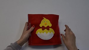 Carticica cu activitati de Paste este acum pe stoc! Nu-i asa ca e dragalasa? | Carti senzoriale din fetru cu activitati pentru copii/ Quiet books