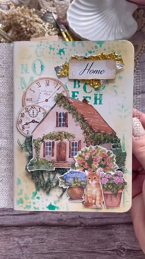 If you are mixed media lover, and a journal lover you are going to adore this video. Have you seen all the details added in this page? All the layers create a beautiful effect and the result is really professional. A project created with great care and love ❤ Project by @thebluechronicle with Welcome Home, by @vickyp_gr for @stamperia 😊 Link below to discover the collection (if you don't know it yet! 😉) ◻◻◻ Wenn du ein Mixed-Media- und Journal-Liebhaber bist, wirst du dieses Video lieben. Alle