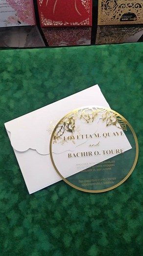 #weddinginvitation #acrylicinvitation #lasercutinvitation #velluminvitaion #velvetenvelope #weddingstationery | Eileen Wu