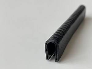 [Hot Item] Customized Edge Trim Black U Channel PVC Weatherstrip for The Door and Window Metal Edge Protector