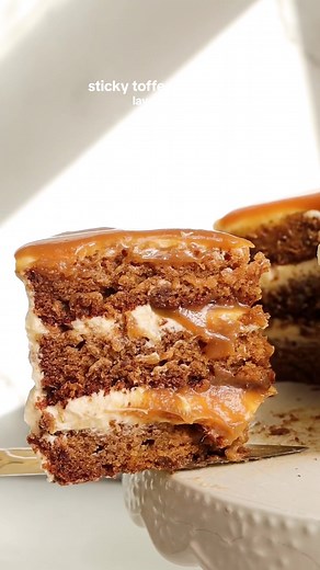 Delicious Sticky Toffee Pudding Layer Cake Recipe