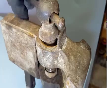 Very Rusty Antique Vise Restoration Perfect Restoration | Top Content II