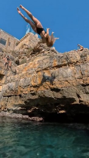 Red Bull Cliff Diving on Instagram: "blending right in 😶‍🌫️ new @redbullcliffdiving YouTube episode OUT NOW hosted by @gracie.kramer ▶️👇 to rise in Polignano a Mare you have to risk the fall over the ruthless waves of the rugged Italian coastline 🇮🇹🌊 @morgane.hrc chases her first permanent spot, @jonathanparedes89 faces what could be his final season? this 26-minute highlight dives into pressure, purpose, and passion of the high-stakes sport of cliff diving. #redbullcliffdiving #redbull #c