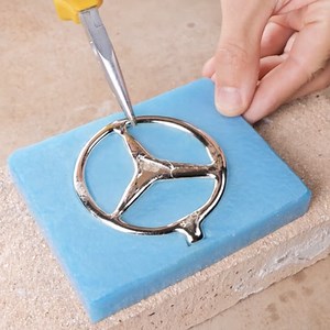 4.9K views · 33 reactions | Güvenlik ustalığı için karbon fiber kask ve kılıf üretimi | 5 Dakikada Hallet Beyler | Facebook