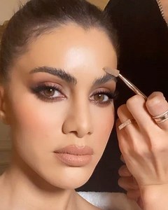 The secret to perfectly pushed-up, feathered & full brows - #MAJORBROW Shaping Wax 🙌 Makeup by @patrickta on the stunning @camilacoelho using shade “Clear”. Available 04.17 on PatrickTa.com & @sephora and 04.20 on @cultbeauty ✨ | Patrick Ta Beauty